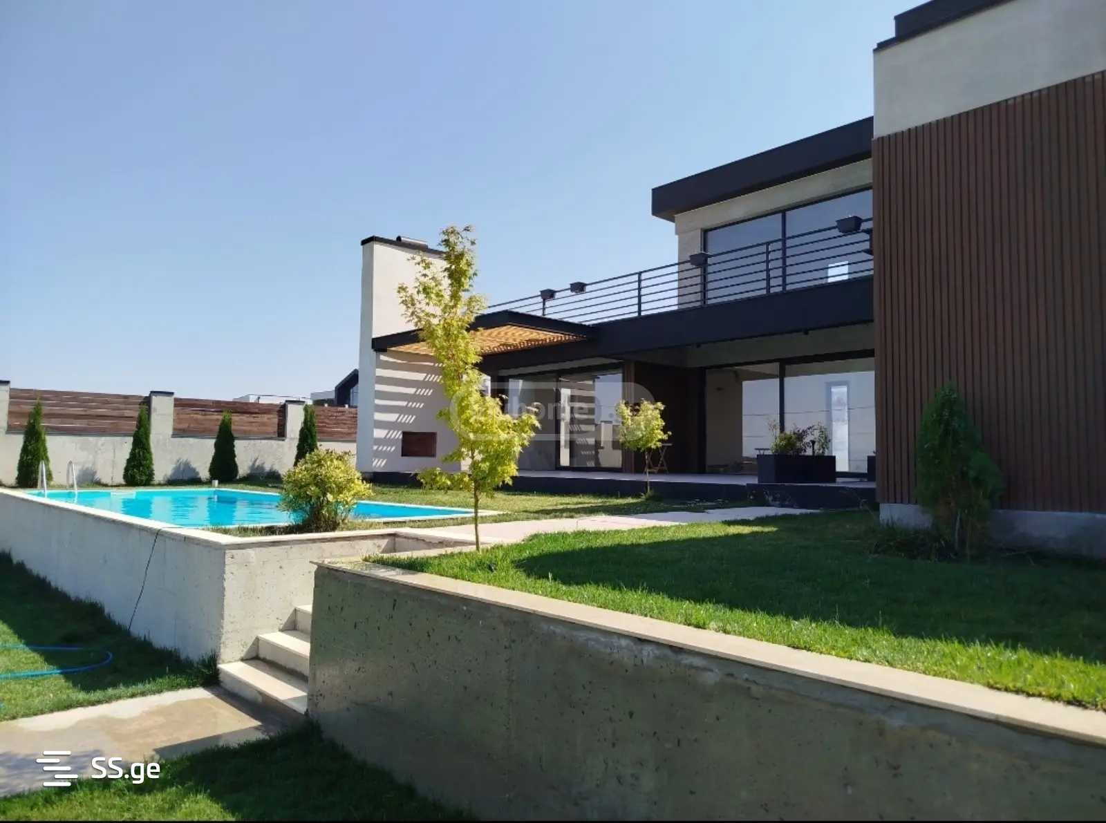 8 Room Private House For Sale, 2 of 4
