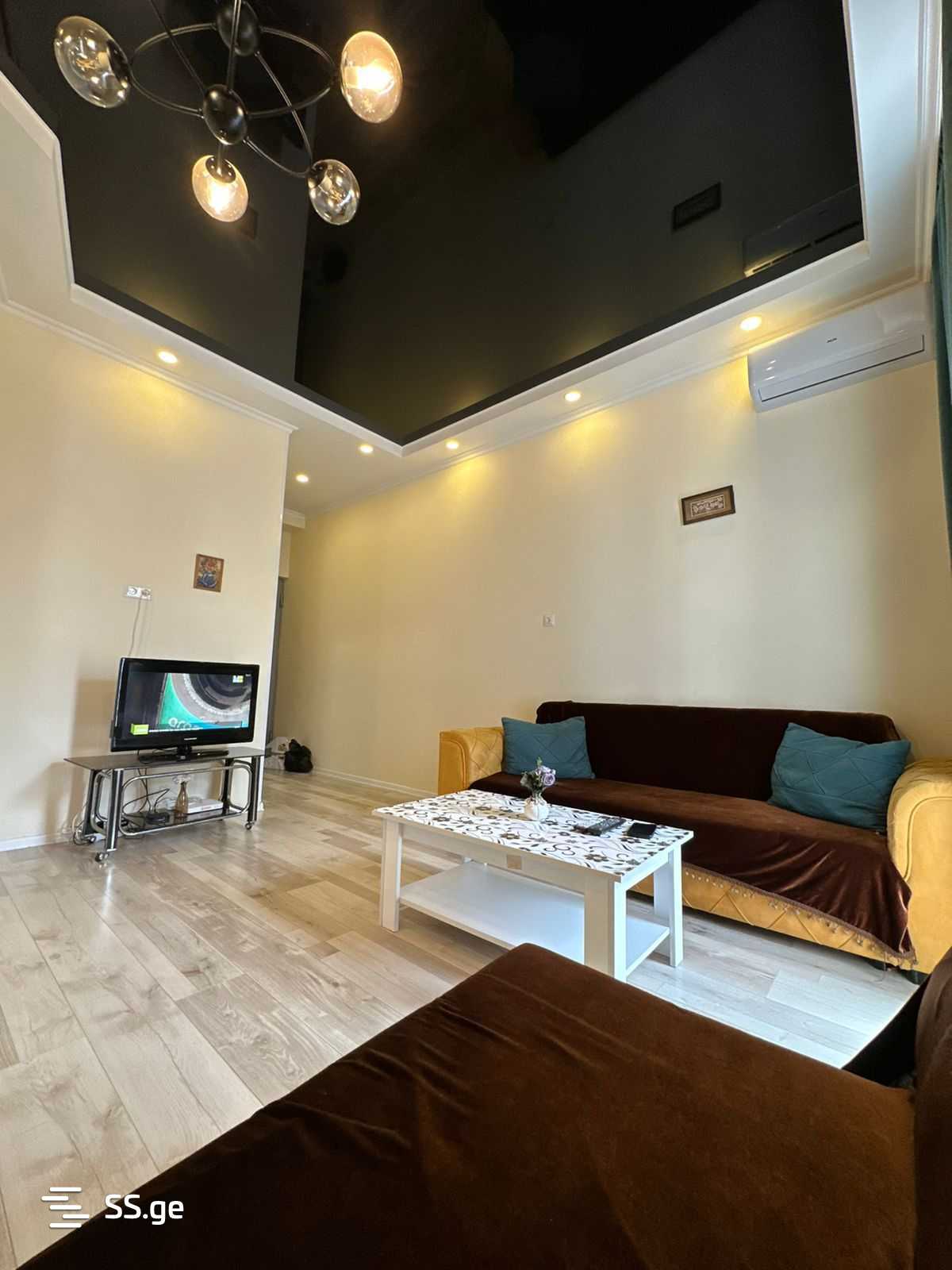2 Room Flat Daily Rent. Didi Digomi view 3