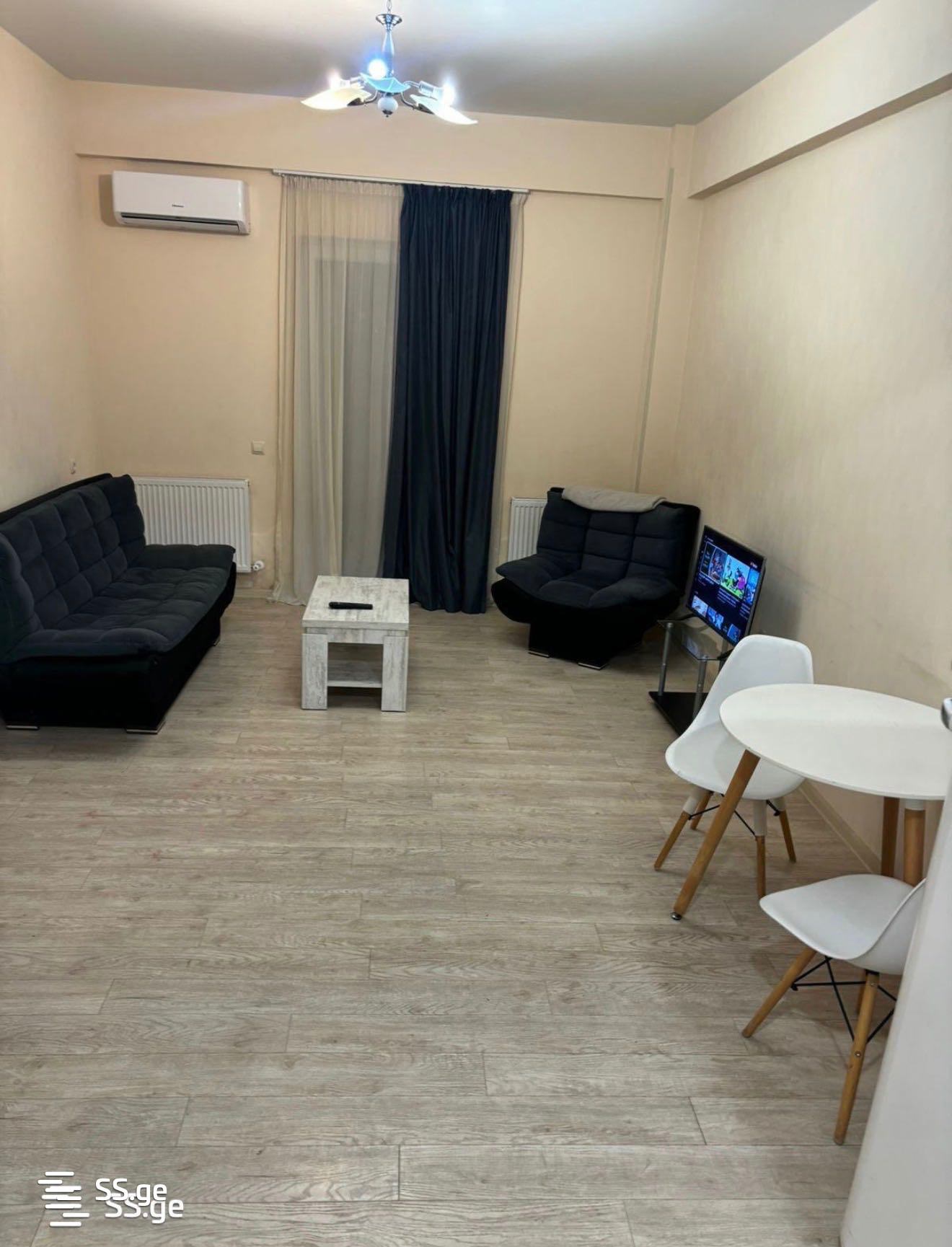 2 Room Flat Daily Rent. Digomi view 3