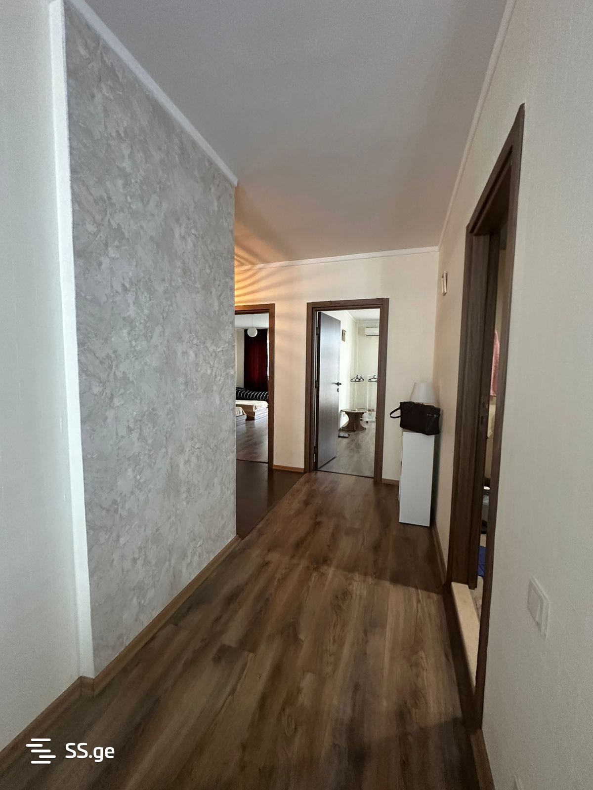 3 room Flat For Sale. Batumi - Aanzicht 3