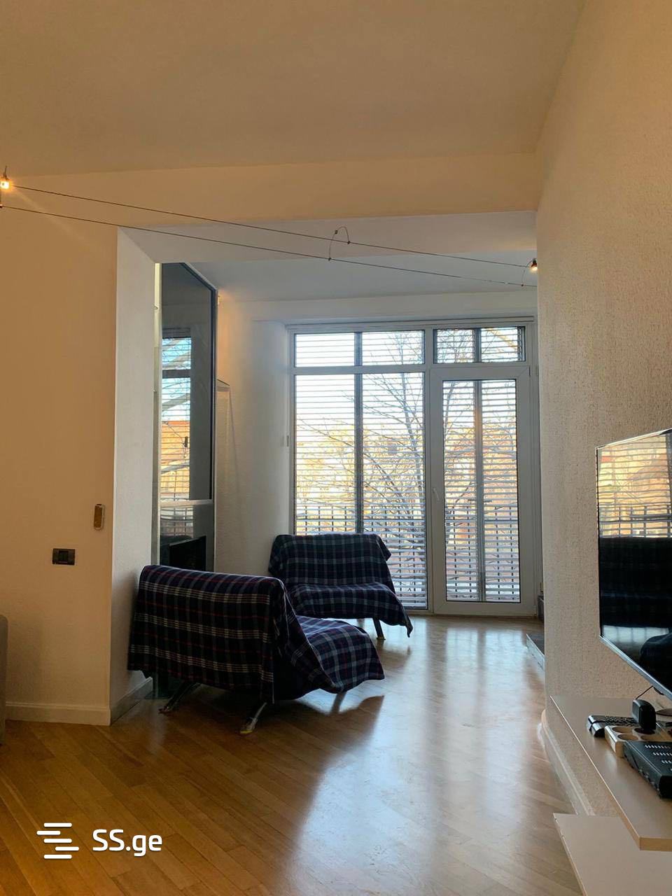 3 room Flat For Rent. Chugureti - Aanzicht 2
