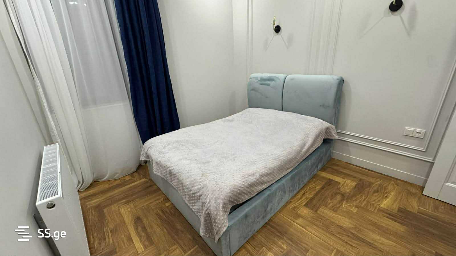 7 Room Private House For Sale view 2