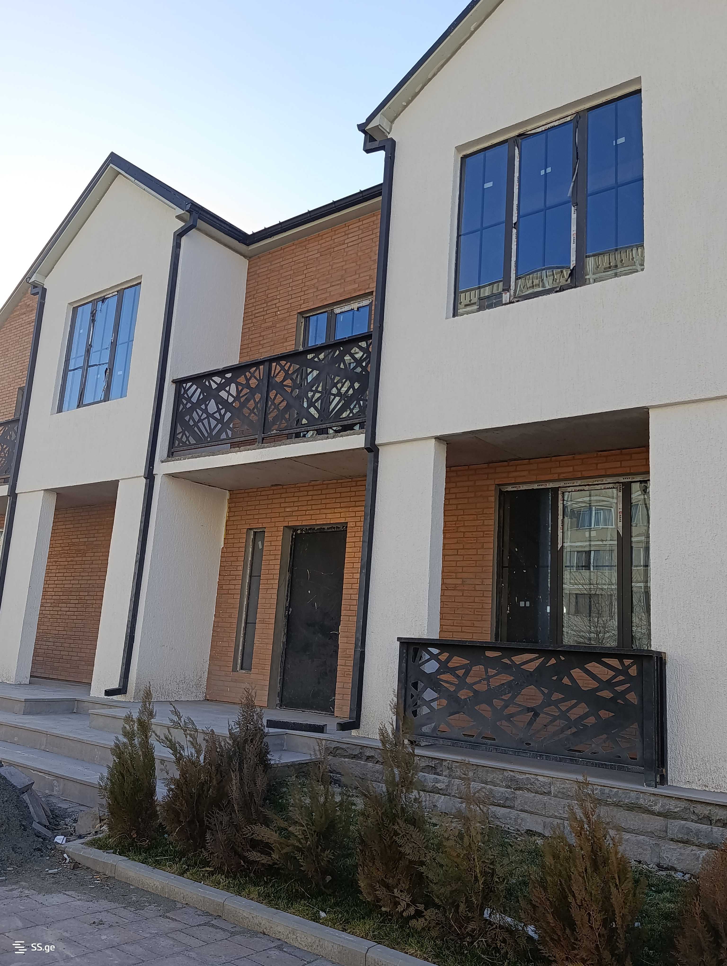 4 Room Private House For Sale, 1 of 1