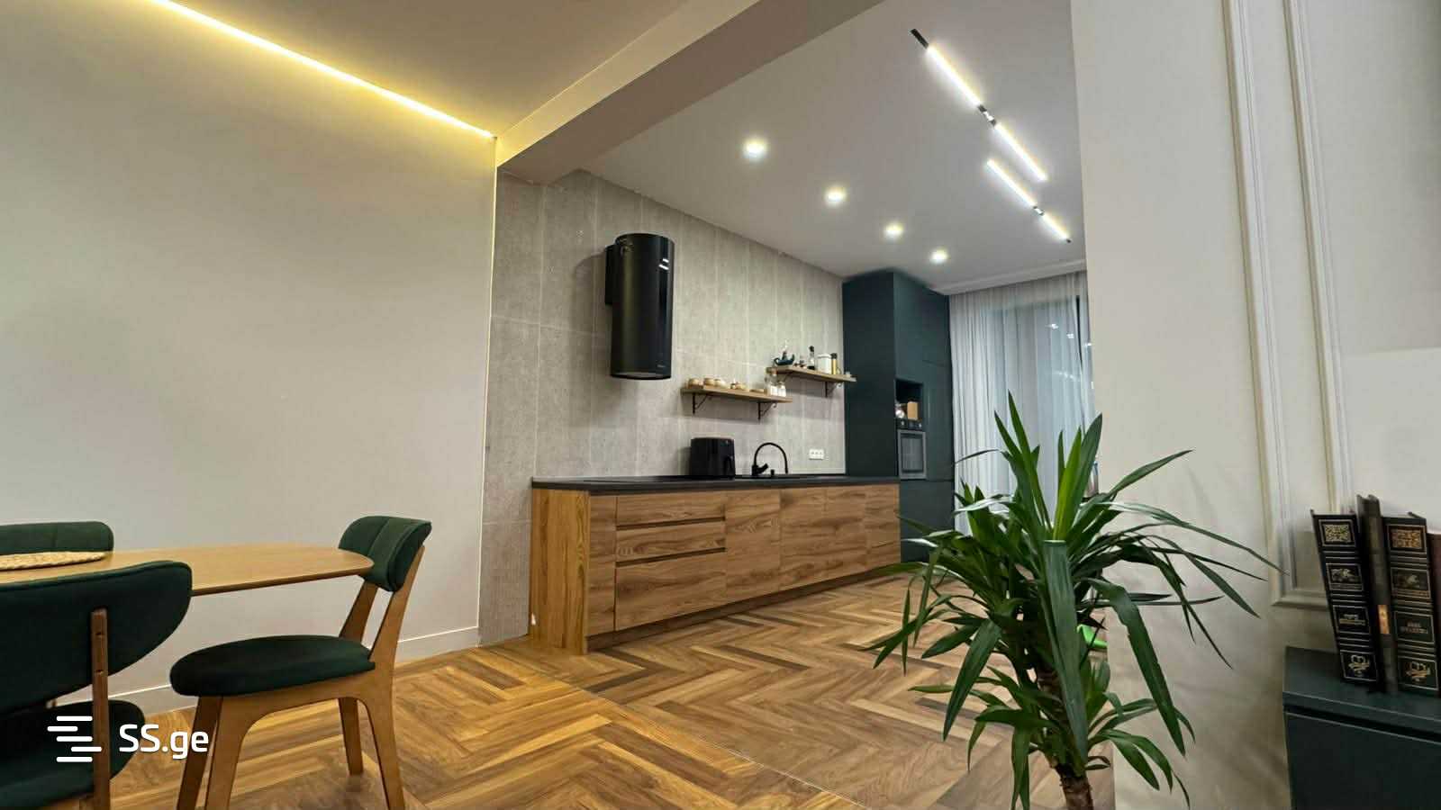 7 Room Private House For Sale, 1 of 4