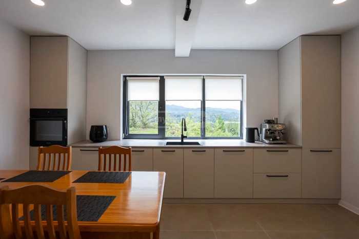 9 room Private House For Sale. Qala