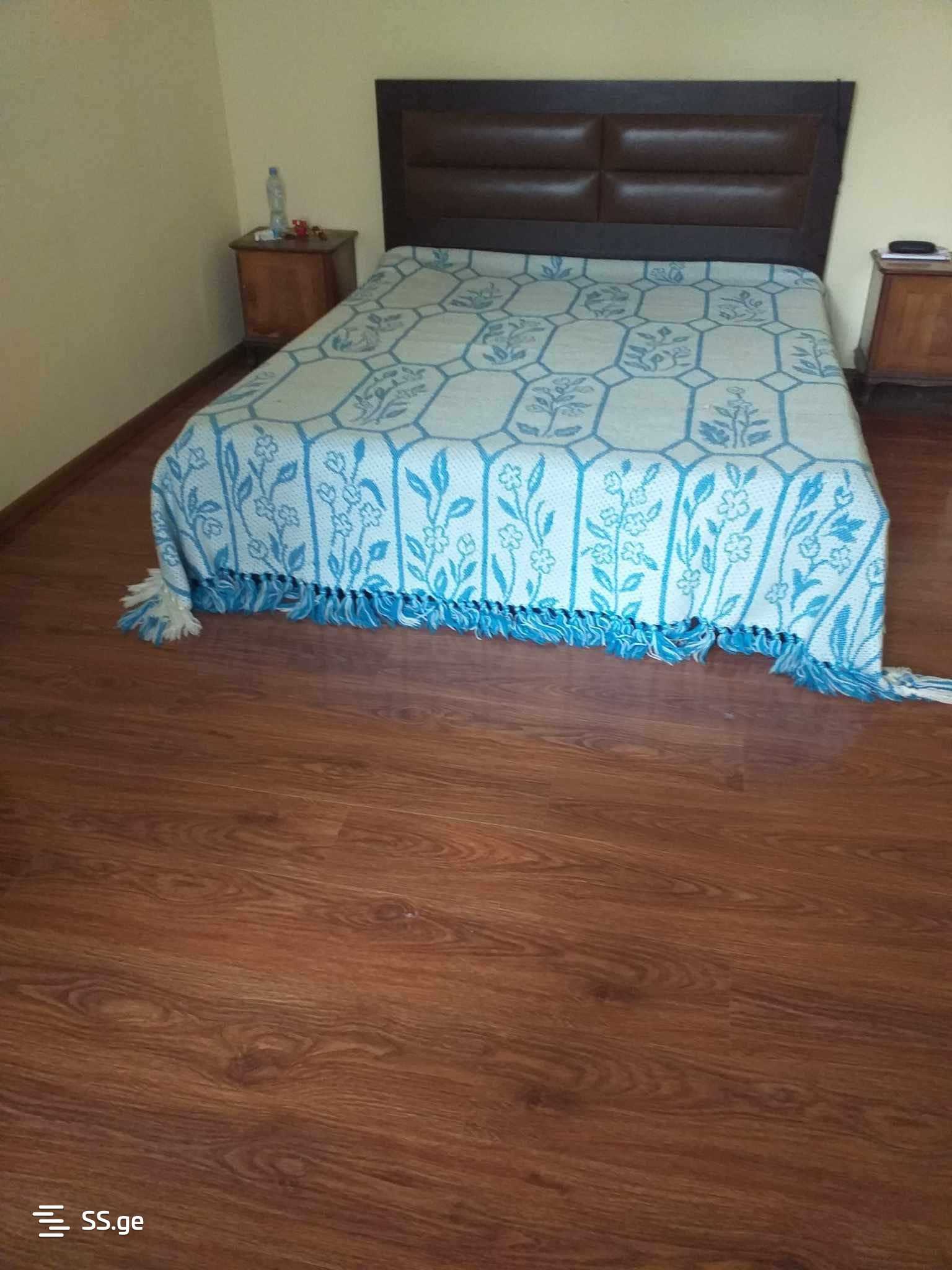8 Room Private House For Sale view 2