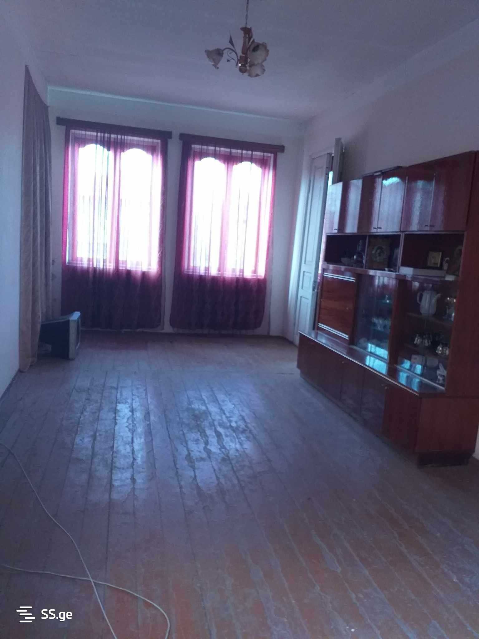 8 Room Private House For Sale view 15