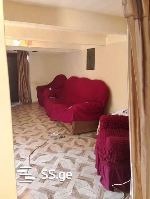 8 Room Private House For Sale view 4
