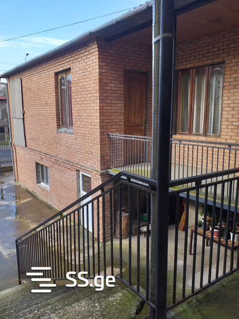8 Room Private House For Sale view 12