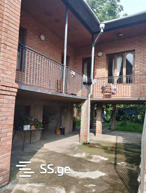 8 Room Private House For Sale view 11