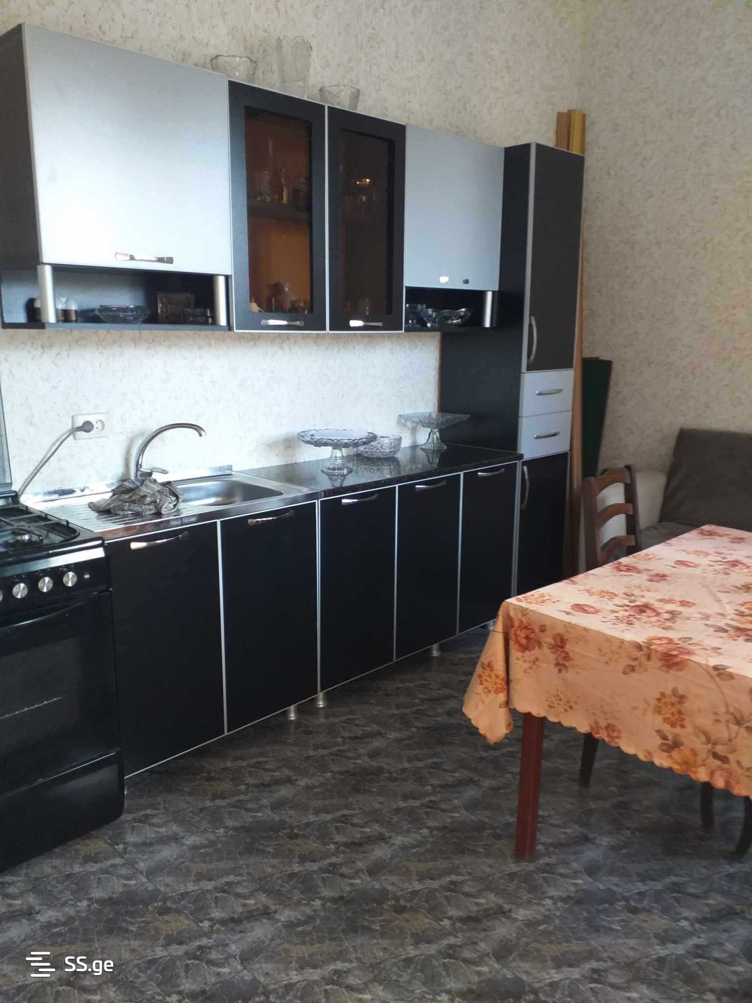 8 Room Private House For Sale view 3