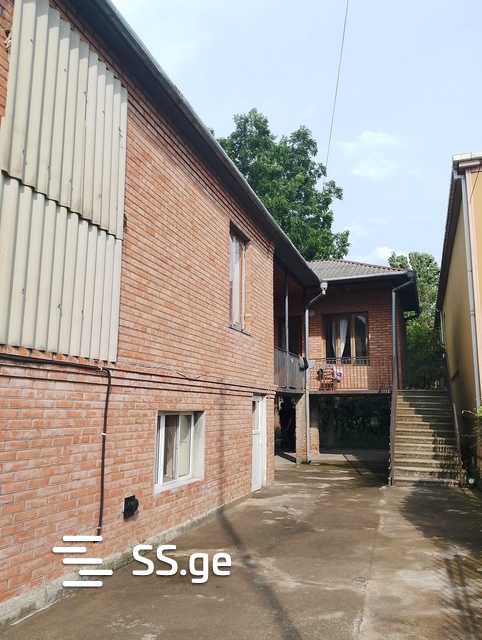 8 Room Private House For Sale view 6