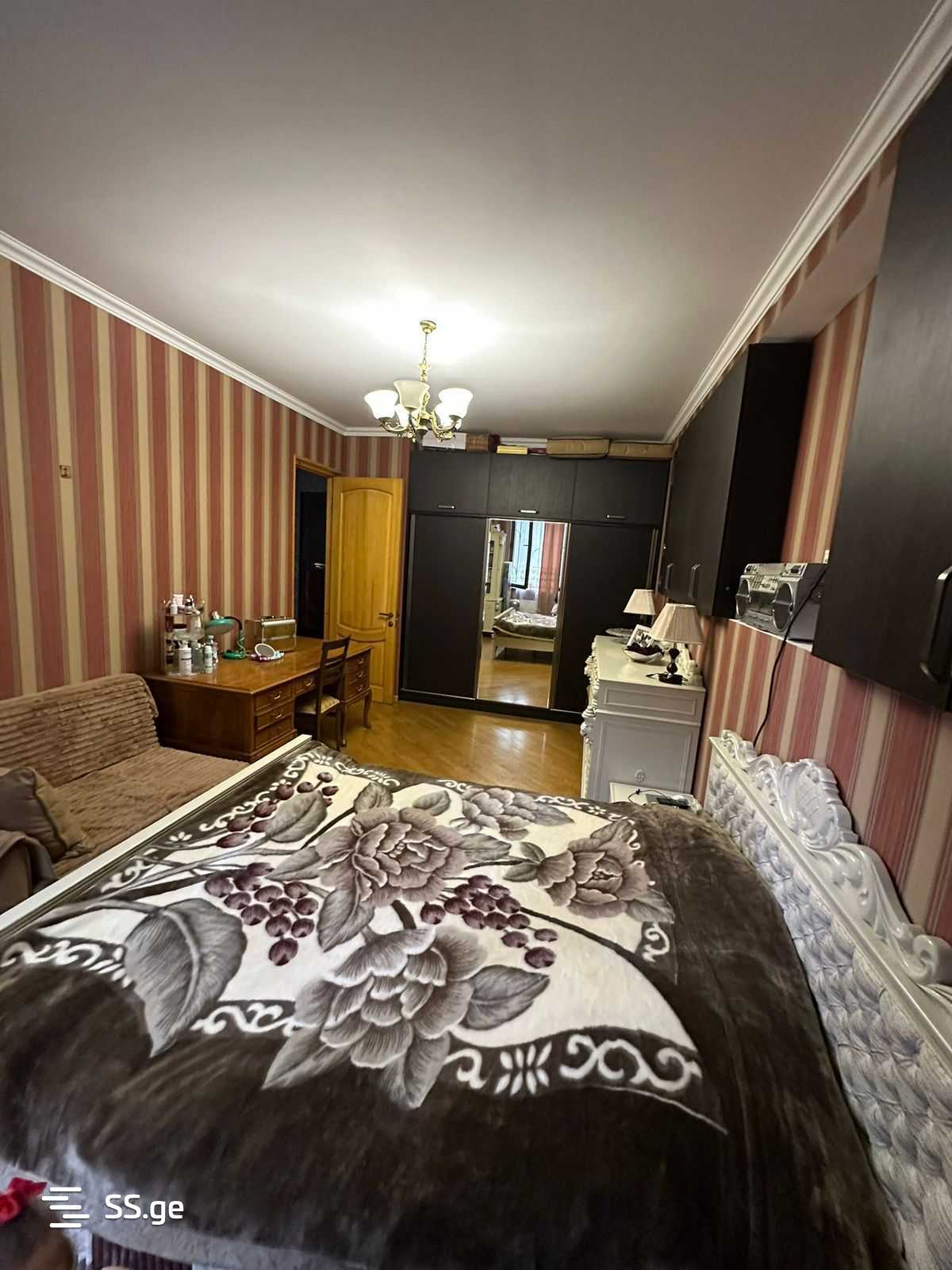 5 room Flat For Sale. Vake - Widok 6