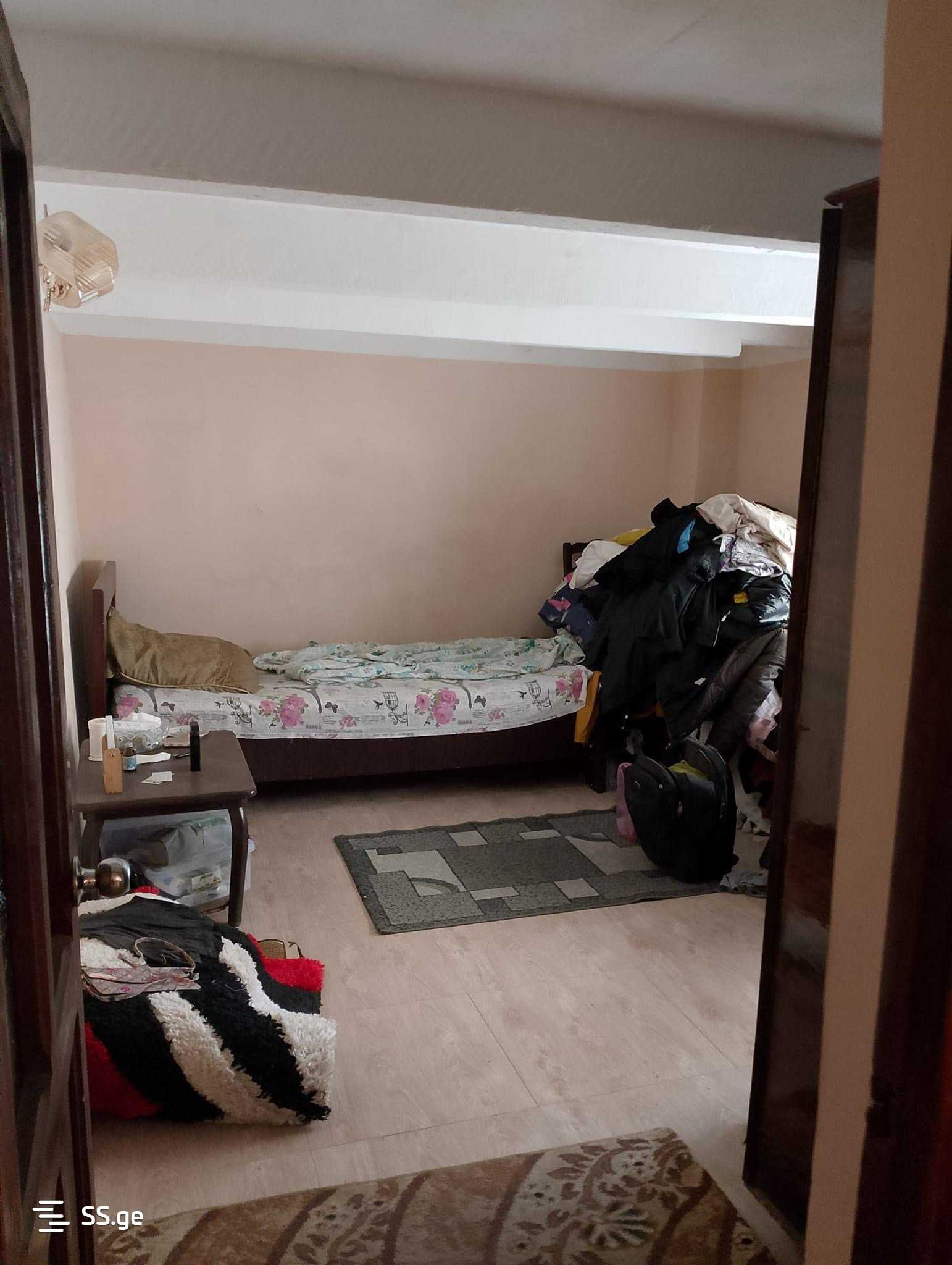 8 Room Private House For Sale view 5