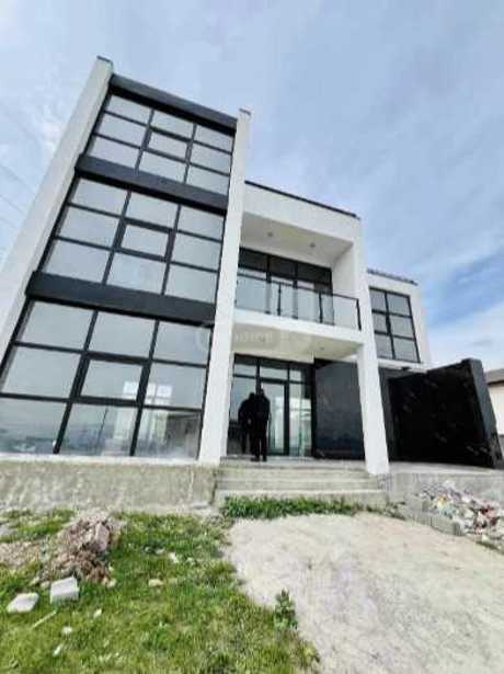 8 room Private House For Sale. Shindisi