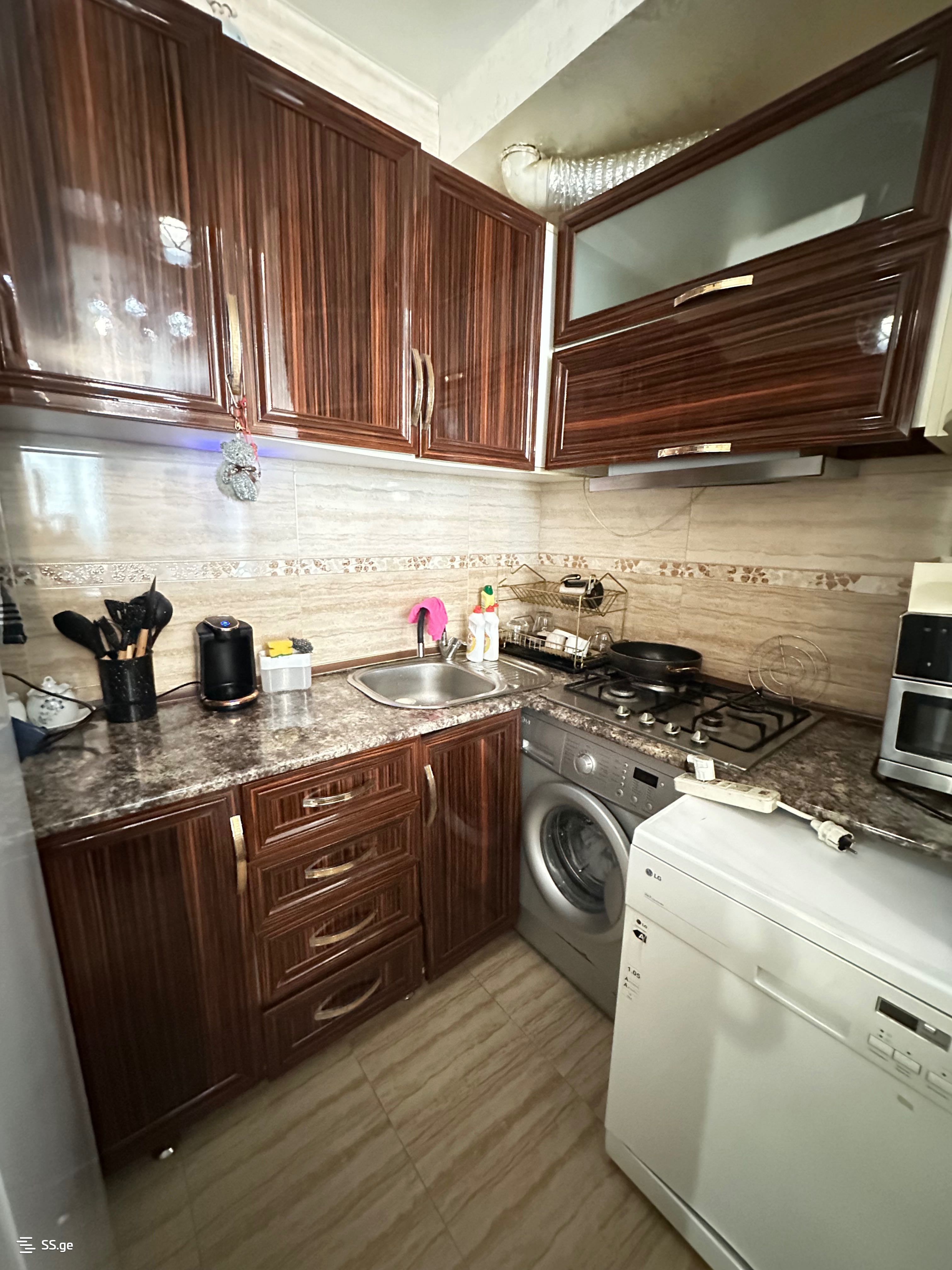 4 room Flat For Sale. Batumi - Ansicht 3
