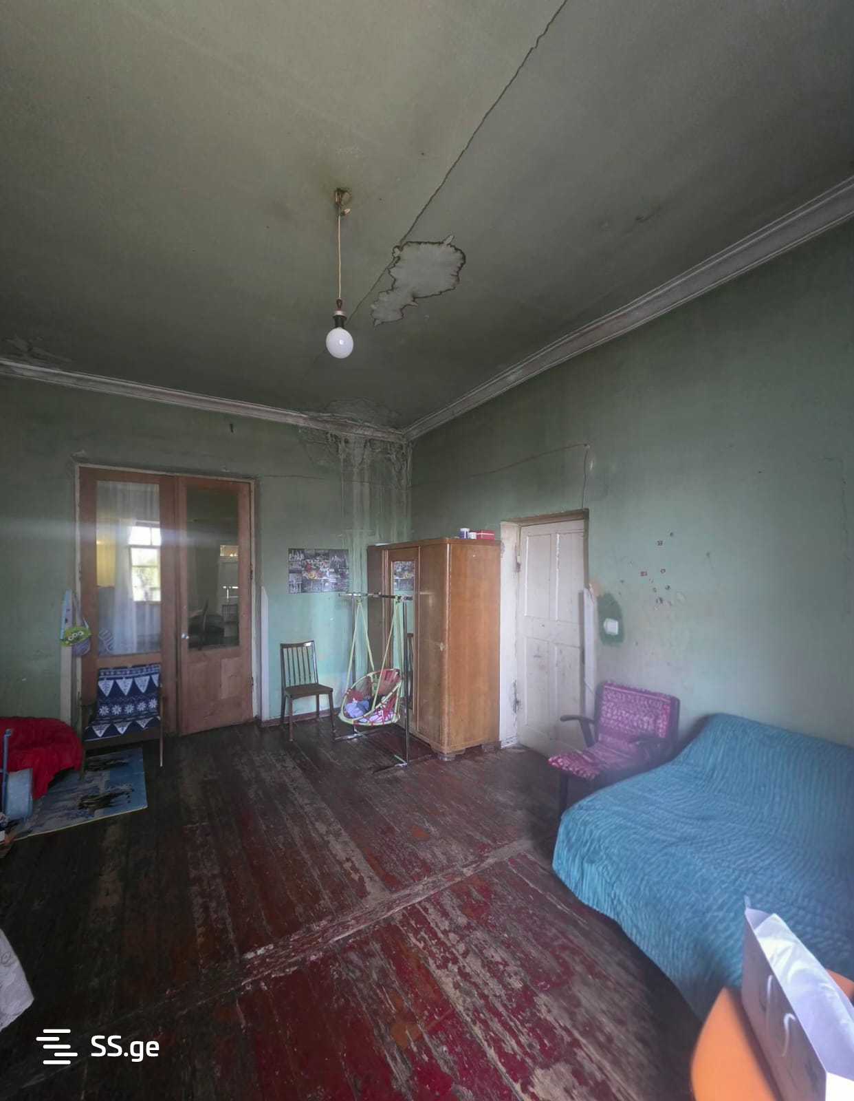 5 Room Private House For Sale view 3