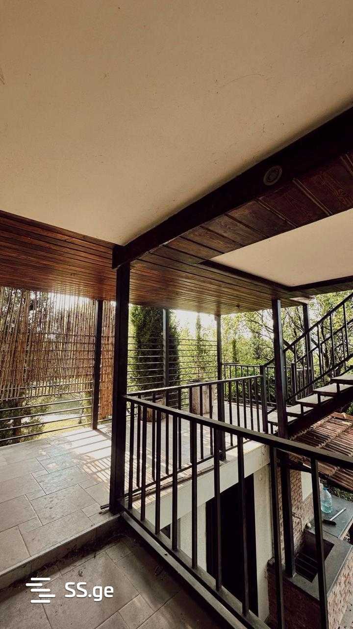 7 Room Private House For Sale view 3