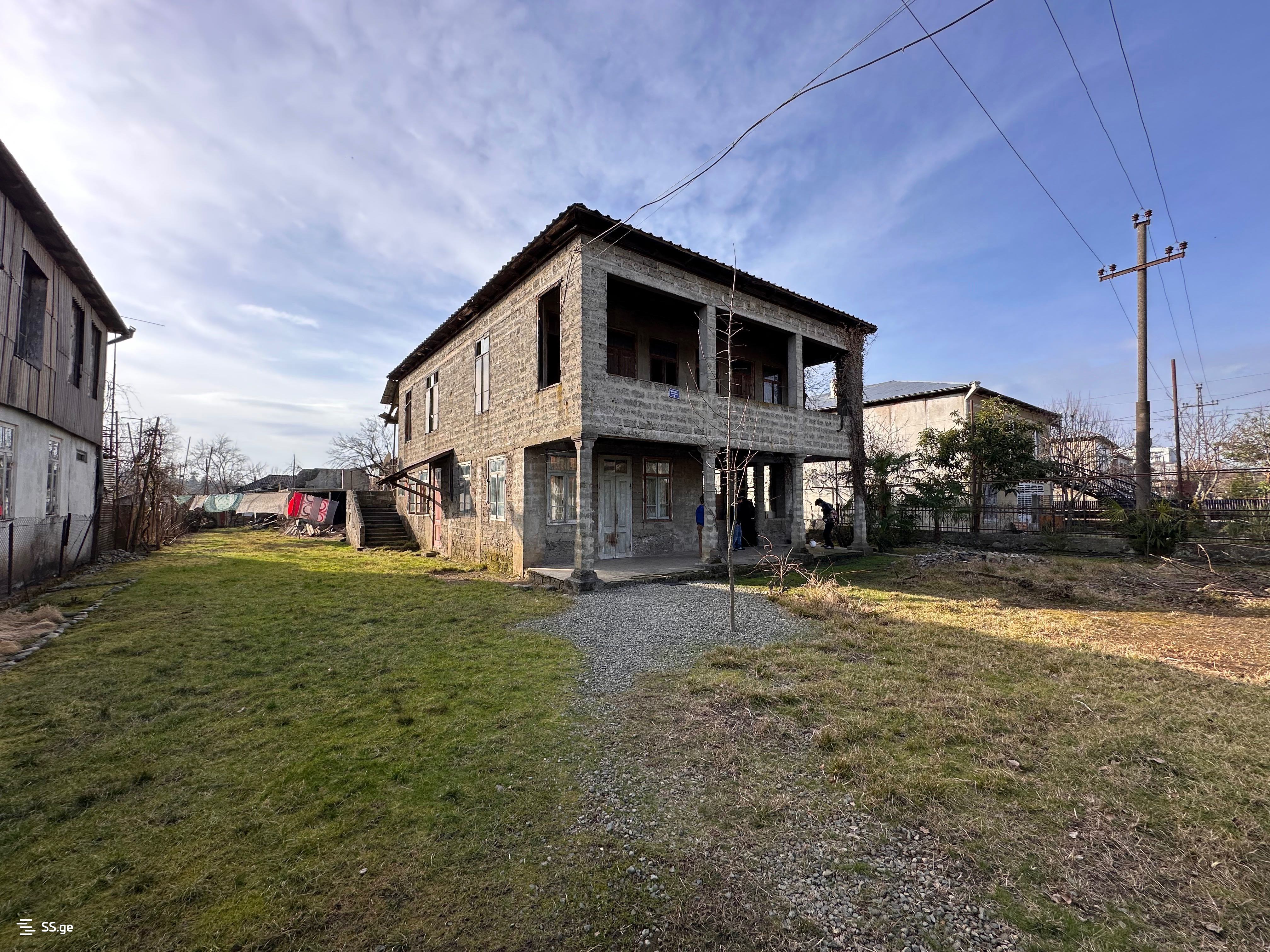 6 Room Private House For Sale view 1