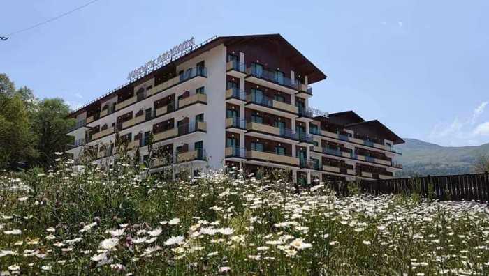 2 room Hotel For Sale. Bakuriani
