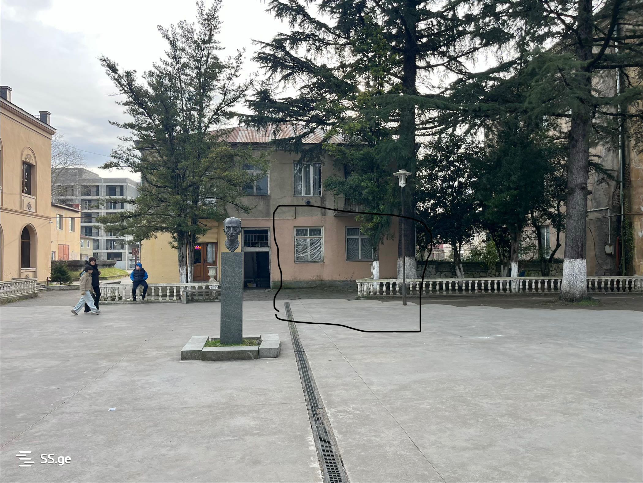 3 Room Flat For Sale
