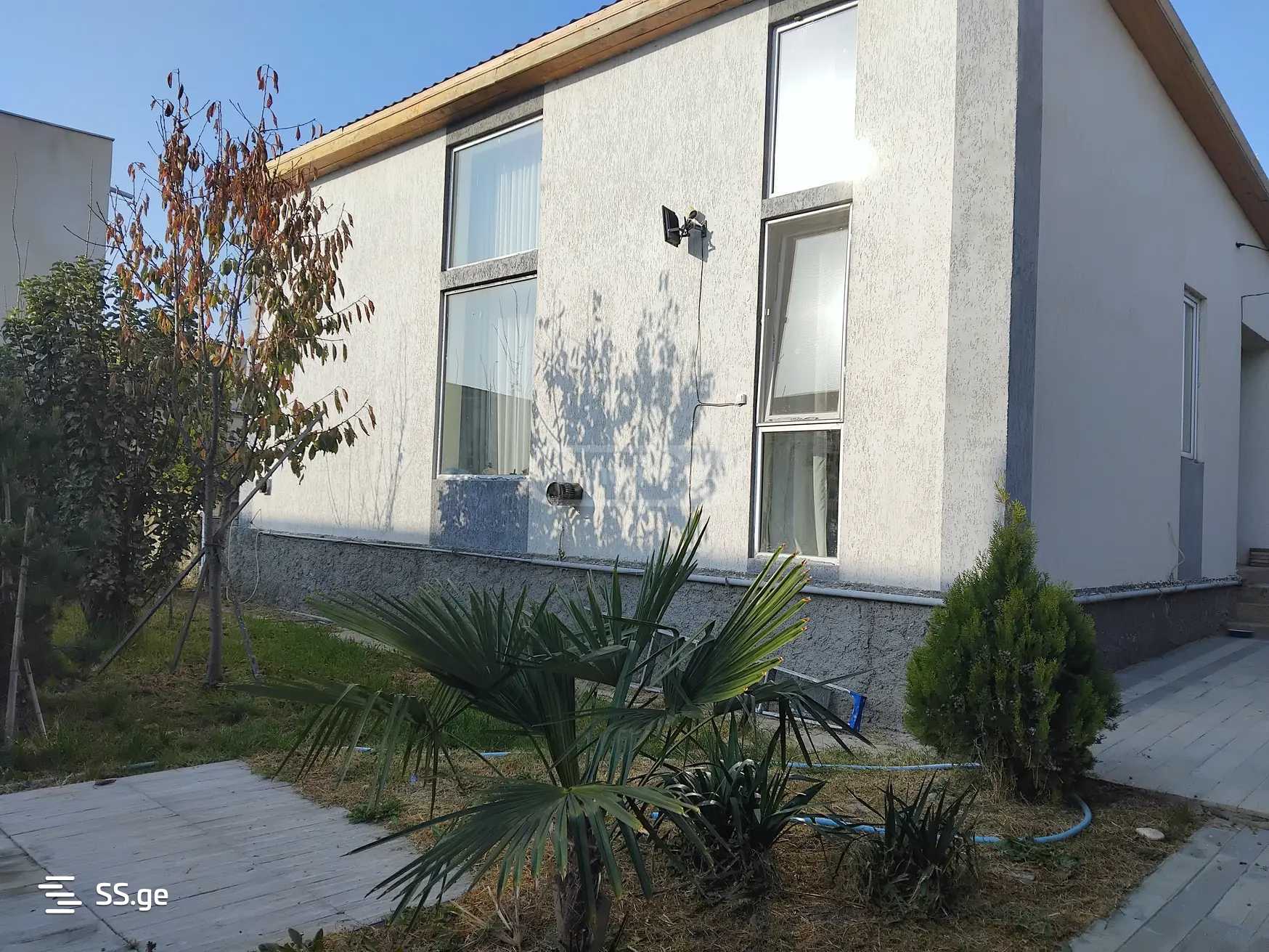 5 Room Private House For Sale view 2