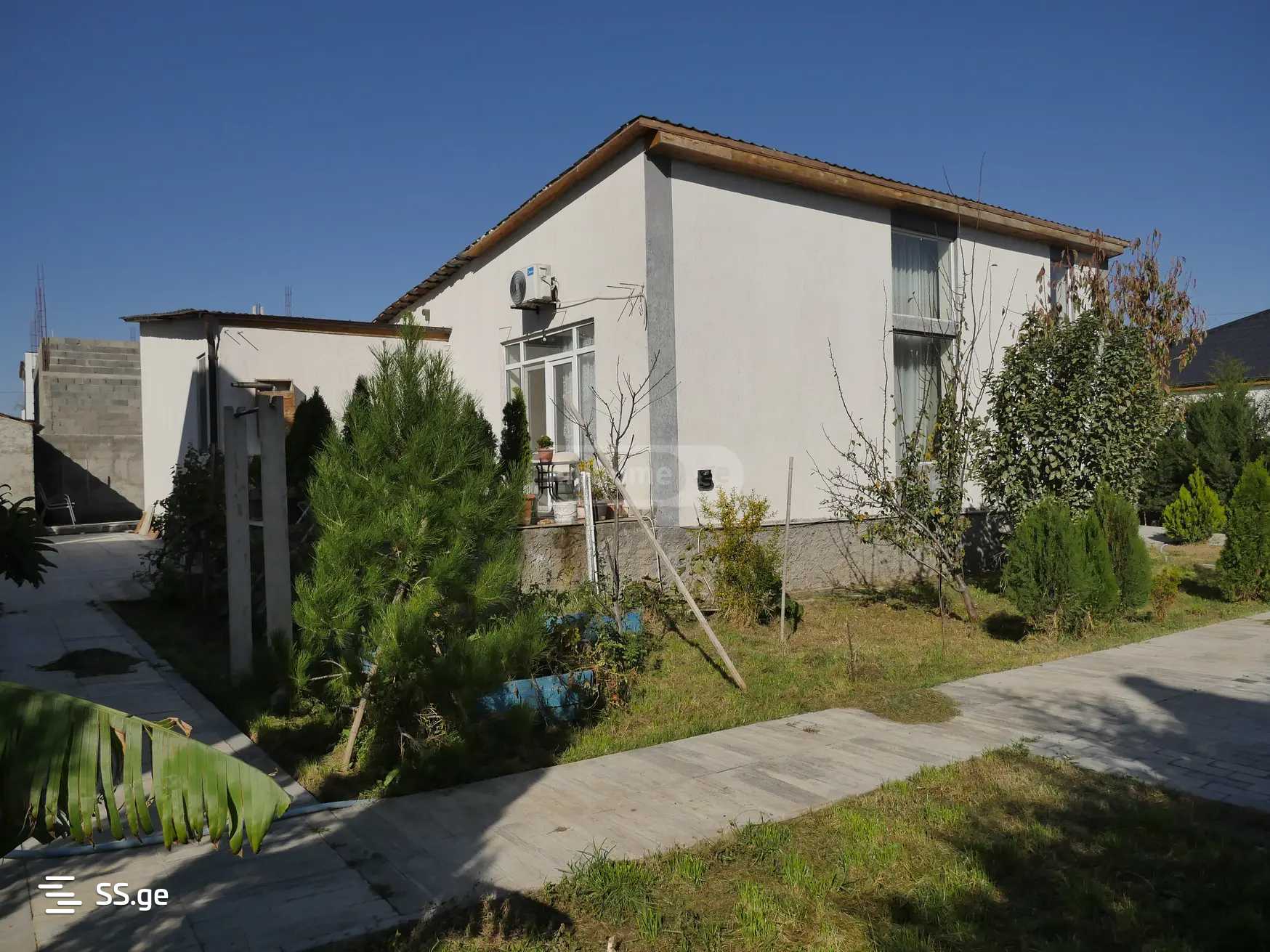 5 Room Private House For Sale view 4