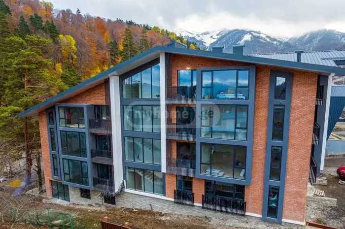 2 room Hotel For Sale. Bakuriani