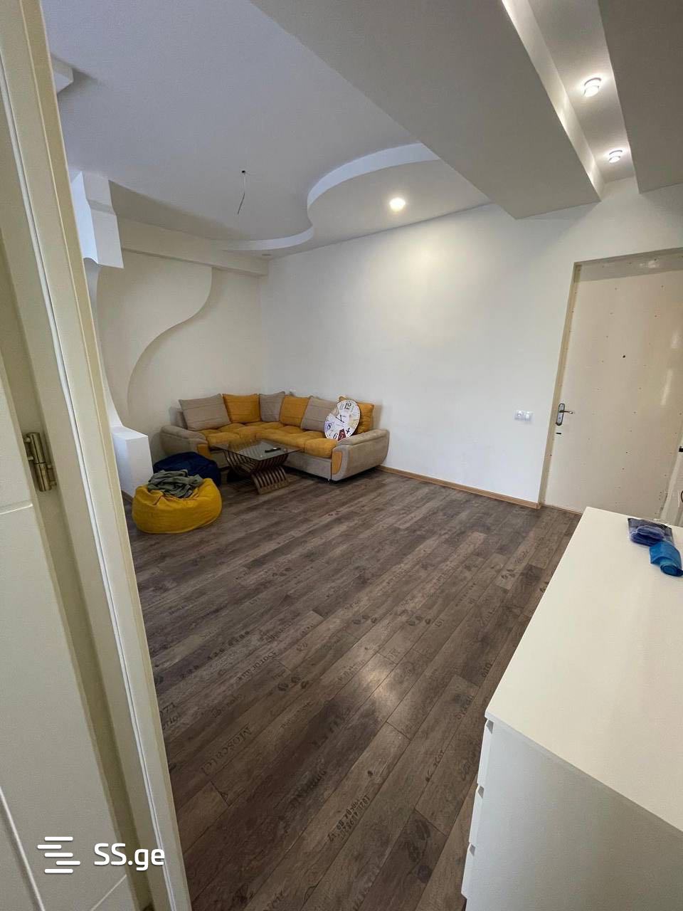 2 room Flat For Rent. Vake - Mehr