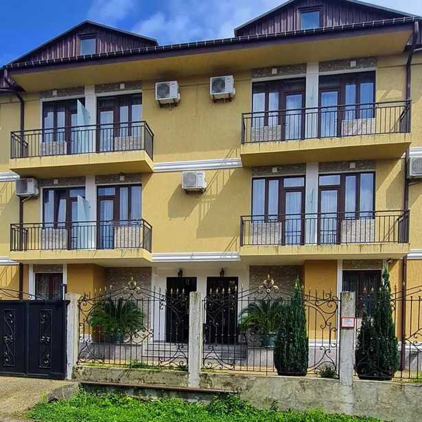 10 room Private House For Sale. Sarpi