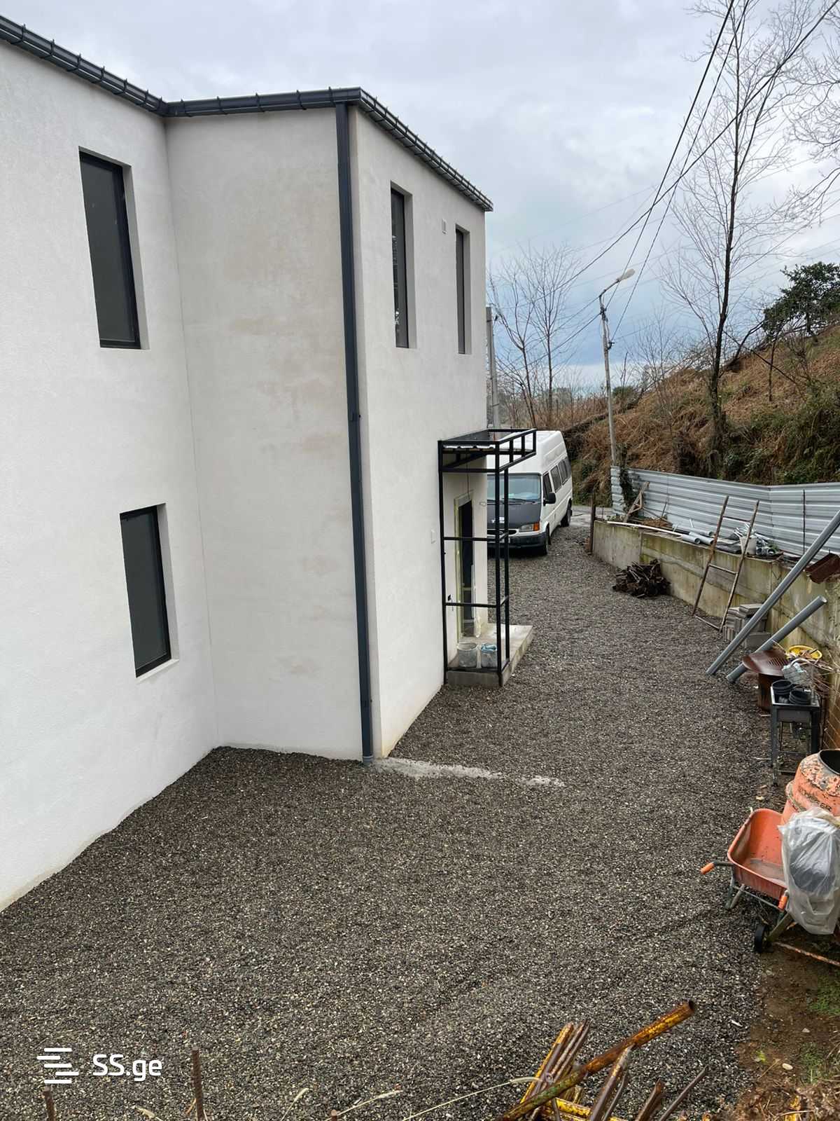 5 Room Private House For Sale view 3