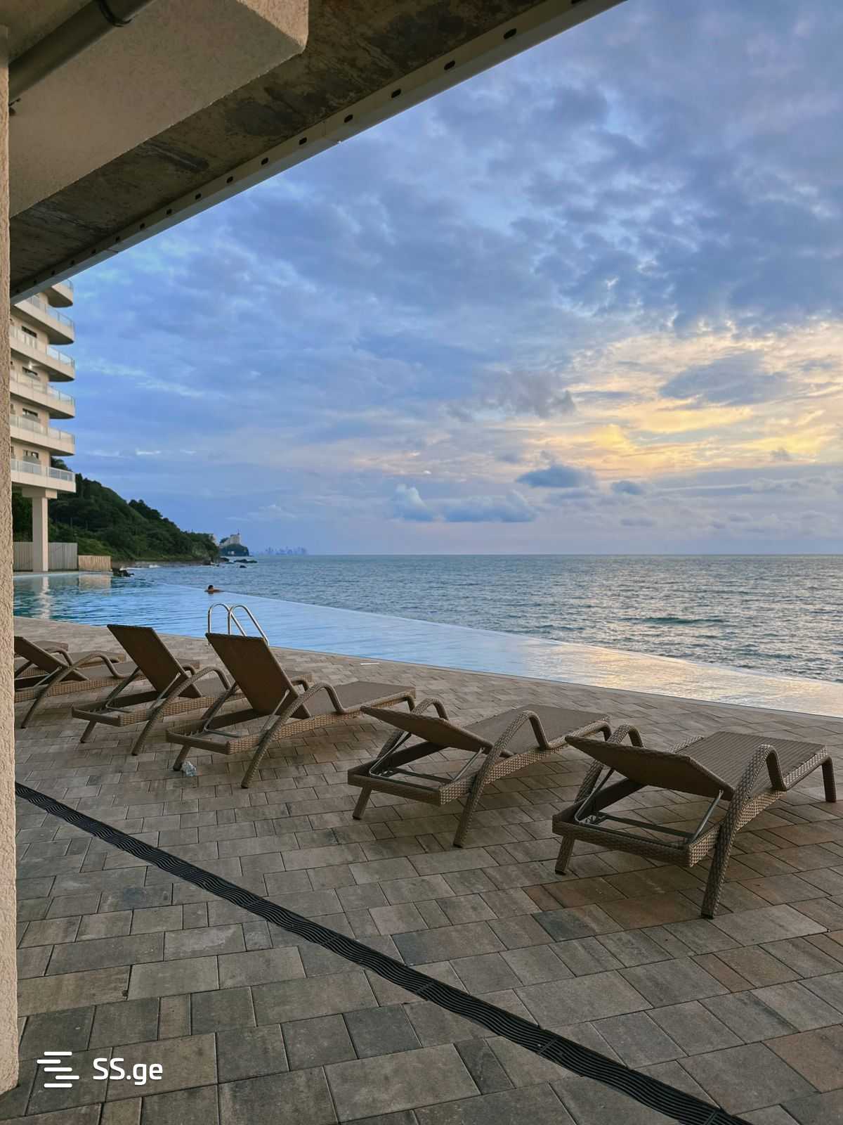 1 Room Flat For Sale view 2