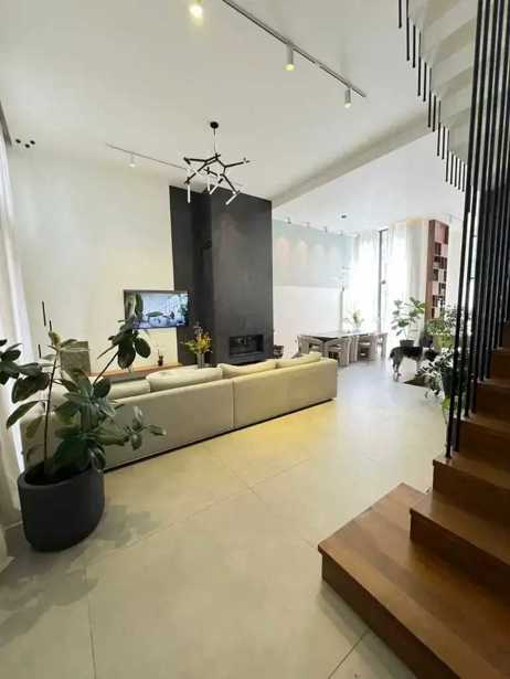 7 room Private House For Sale. Tskneti