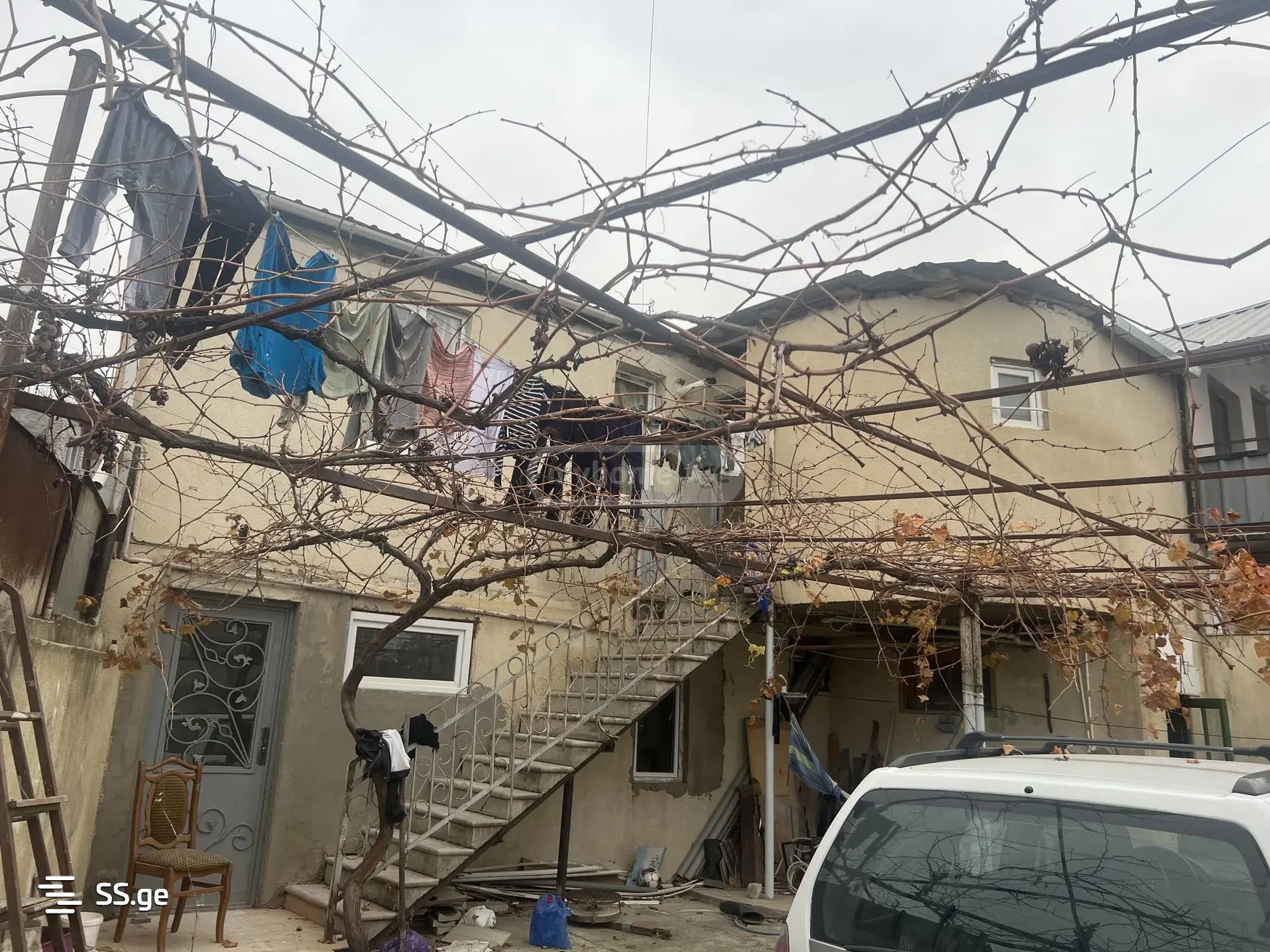 7 Room Private House For Sale view 1