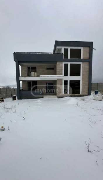 6 room Private House For Sale. Tabakhmela