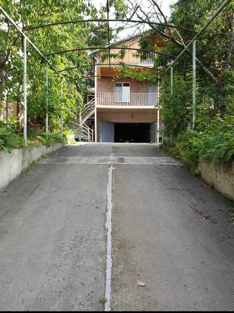 7 room Private House For Sale. Tskneti