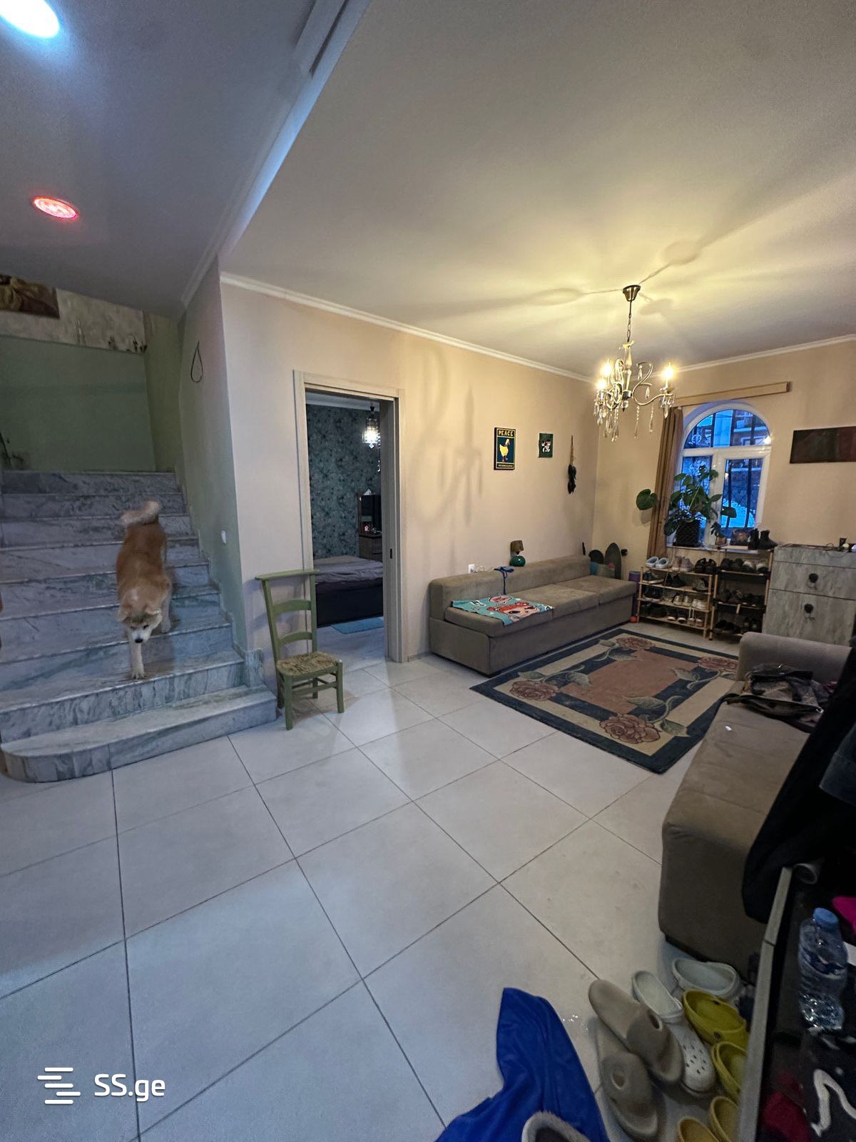 6 Room Private House For Sale view 3