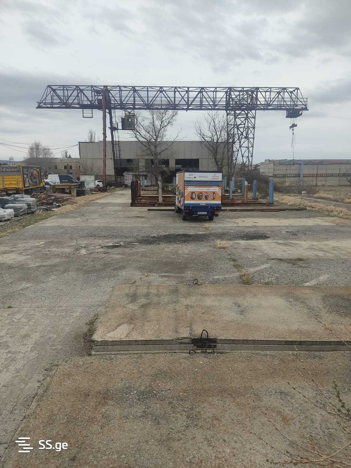 Store-Industrial Property For Rent. Lilo view 5