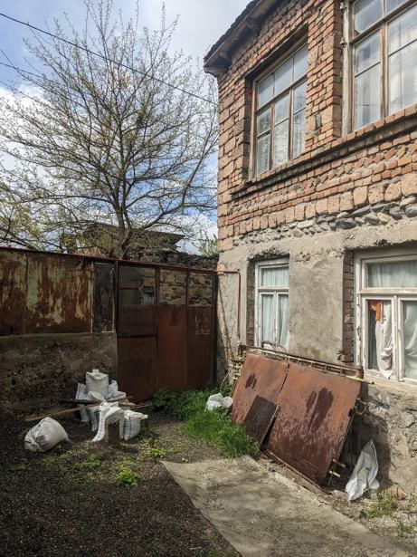 4 room Private House For Sale. Kaspi