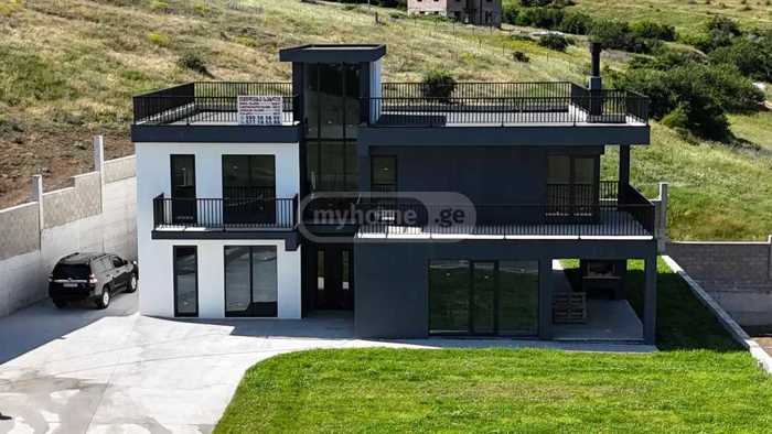 9 room Private House For Sale. Tsavkisi