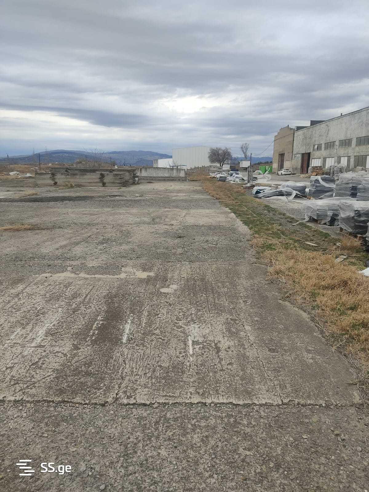 Store-Industrial Property For Rent. Lilo view 6