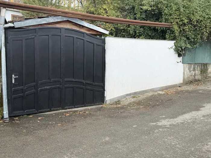 5 room Summer Cottage For Sale. Tskneti
