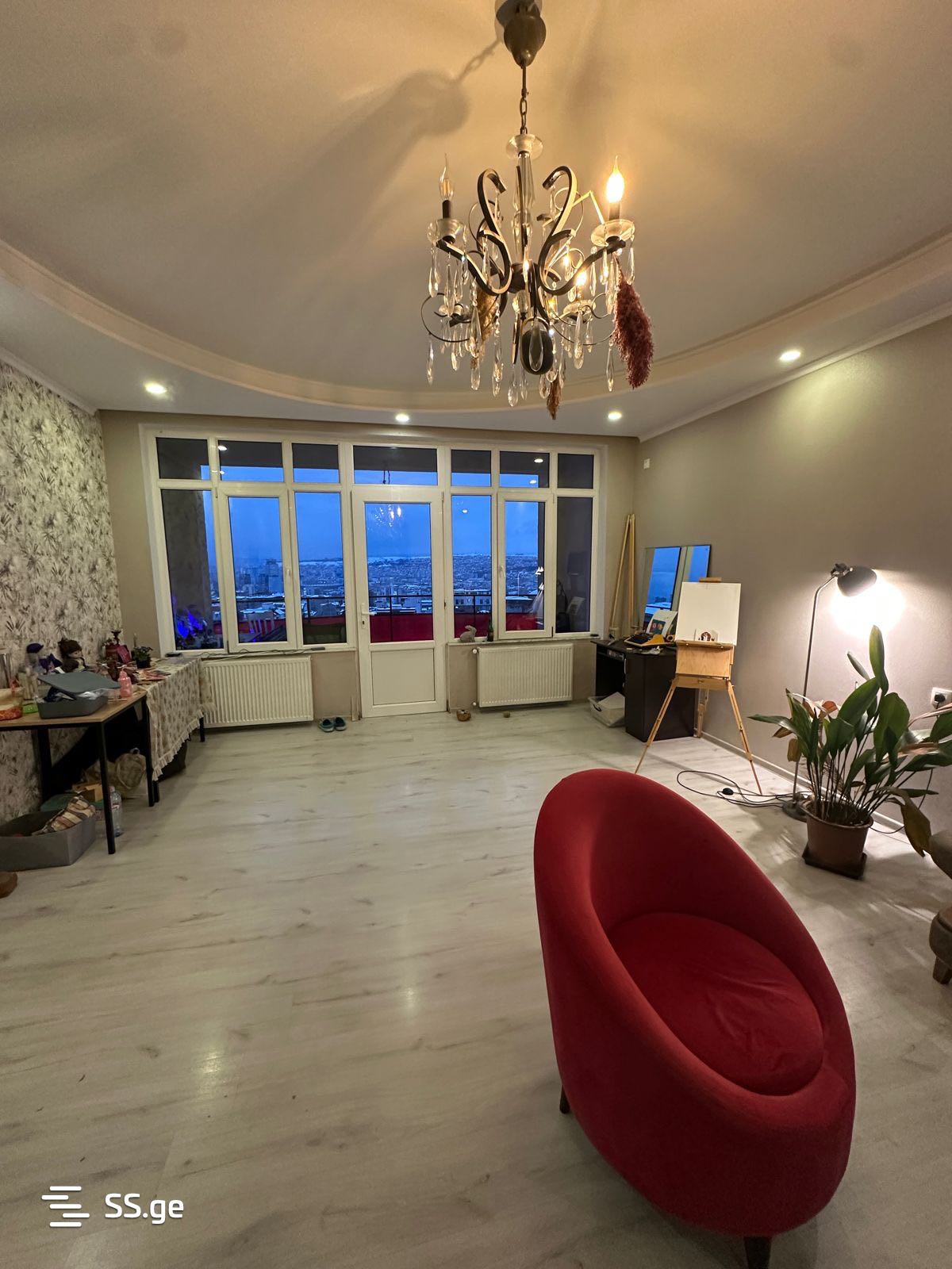6 Room Private House For Sale view 2