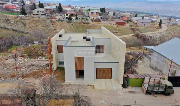 5 room Private House For Sale. Shindisi