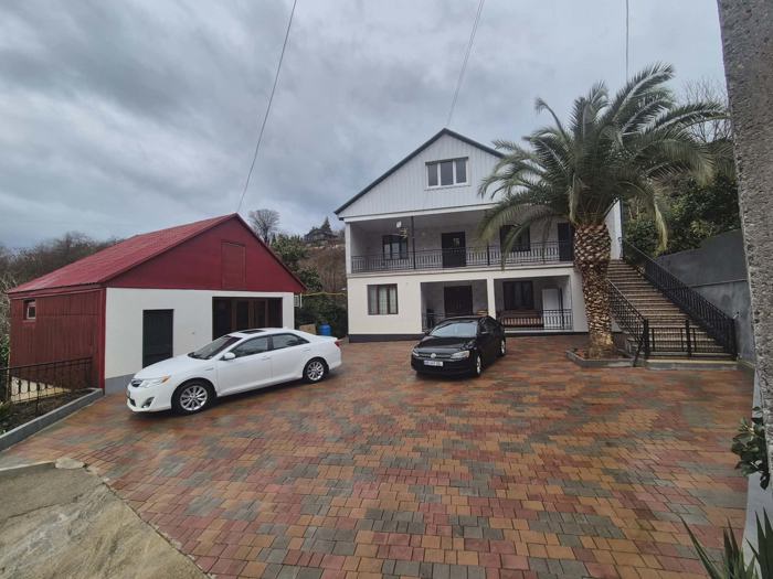 11 room Private House For Sale. Chaqvi