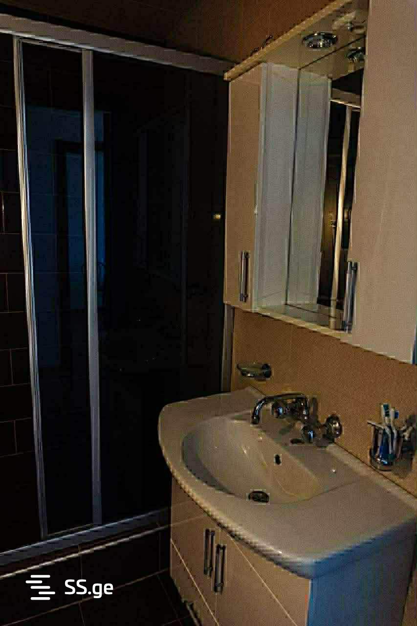 2 Room Flat Daily Rent. Qala view 5