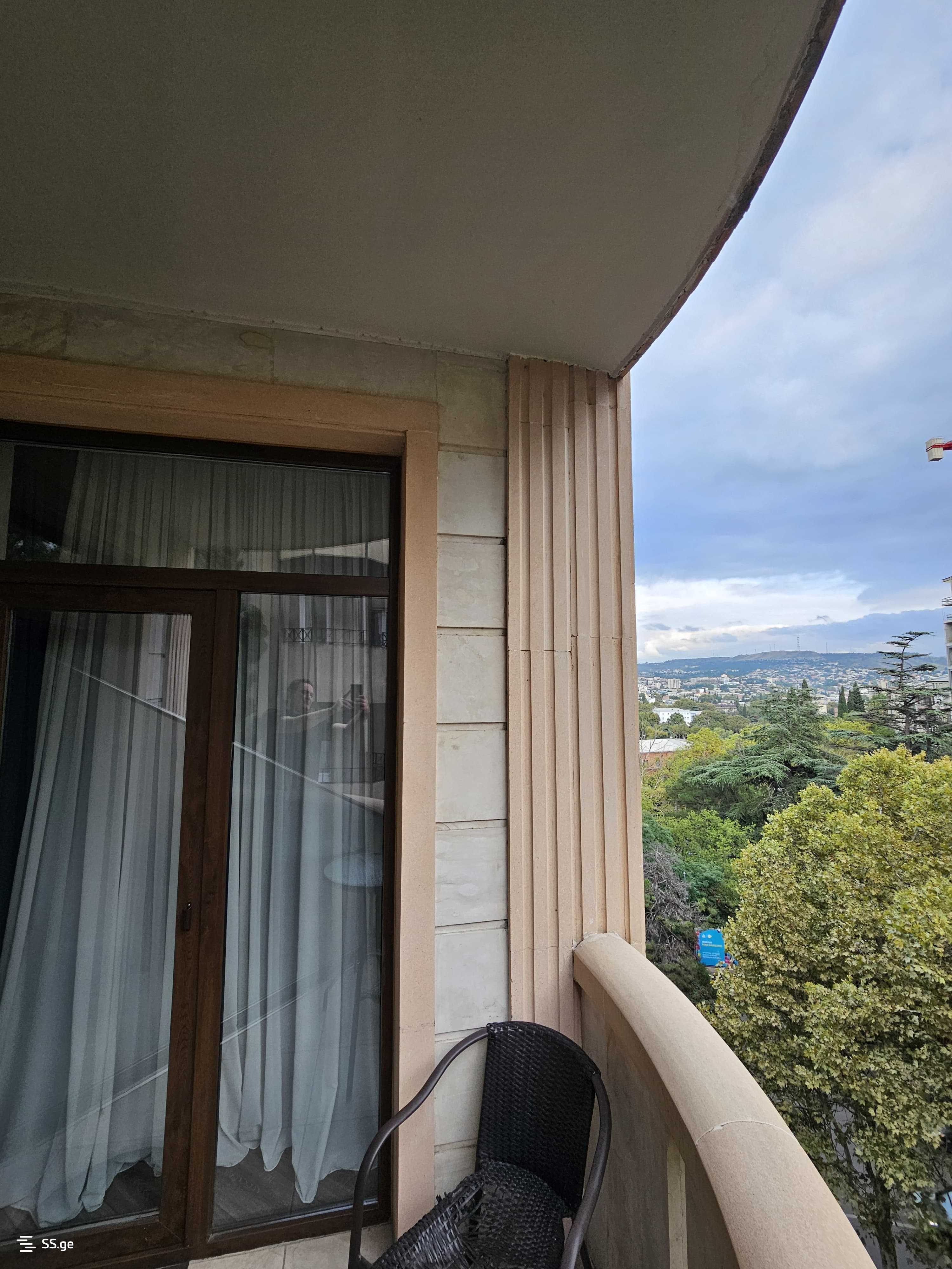 1 Room Flat Daily Rent. Vera view 9
