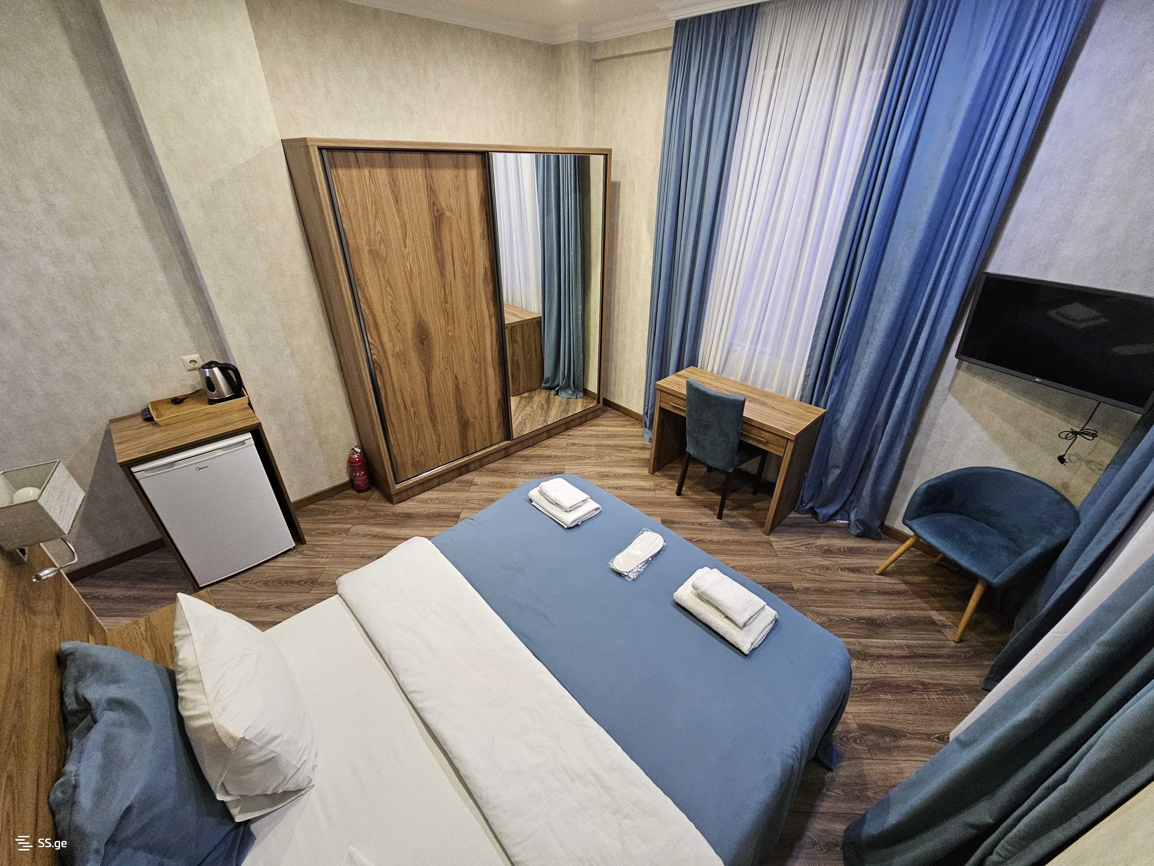 1 Room Flat Daily Rent. Vera view 1