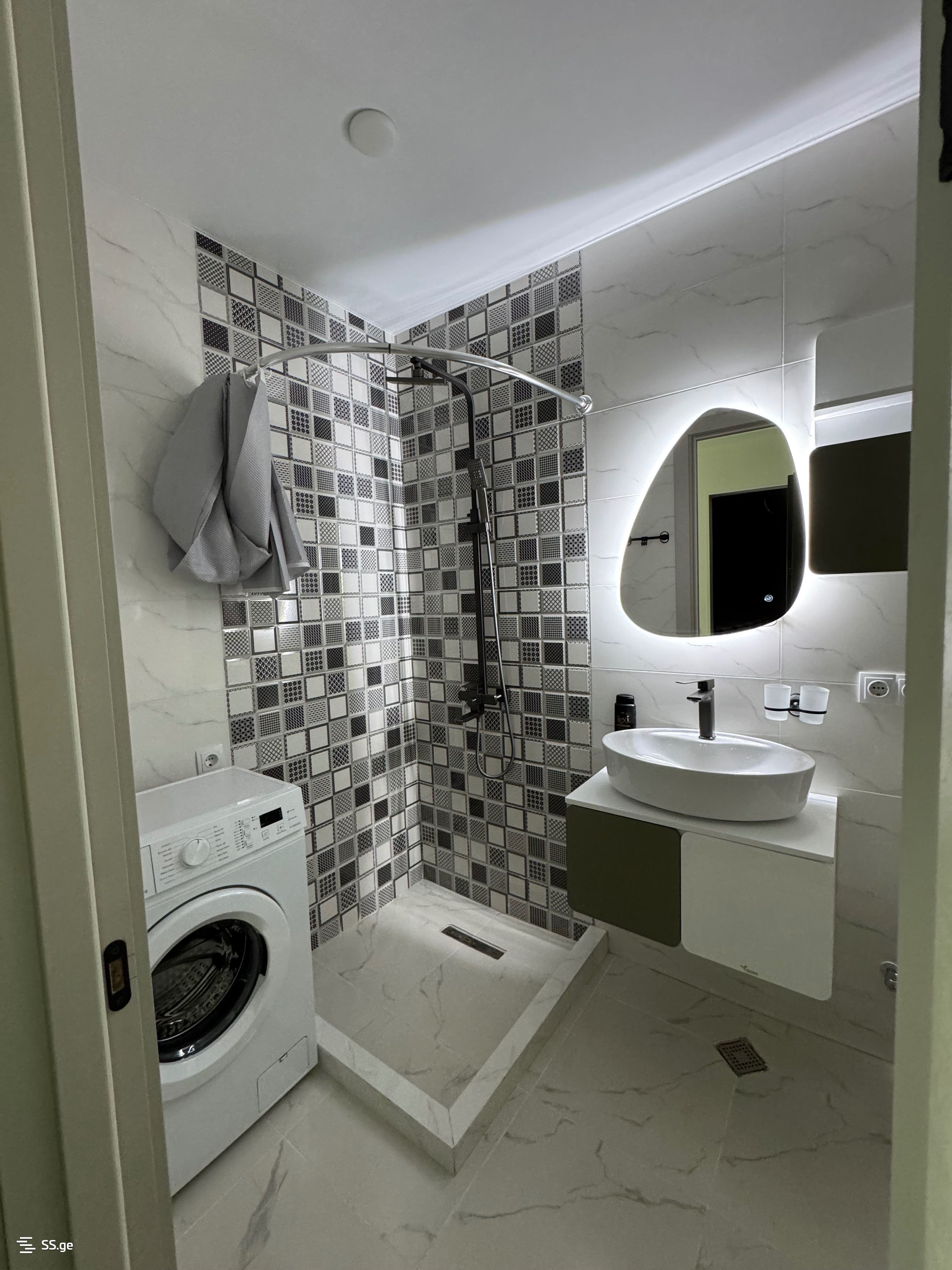 2 Room Flat Daily Rent. Rustavi view 5