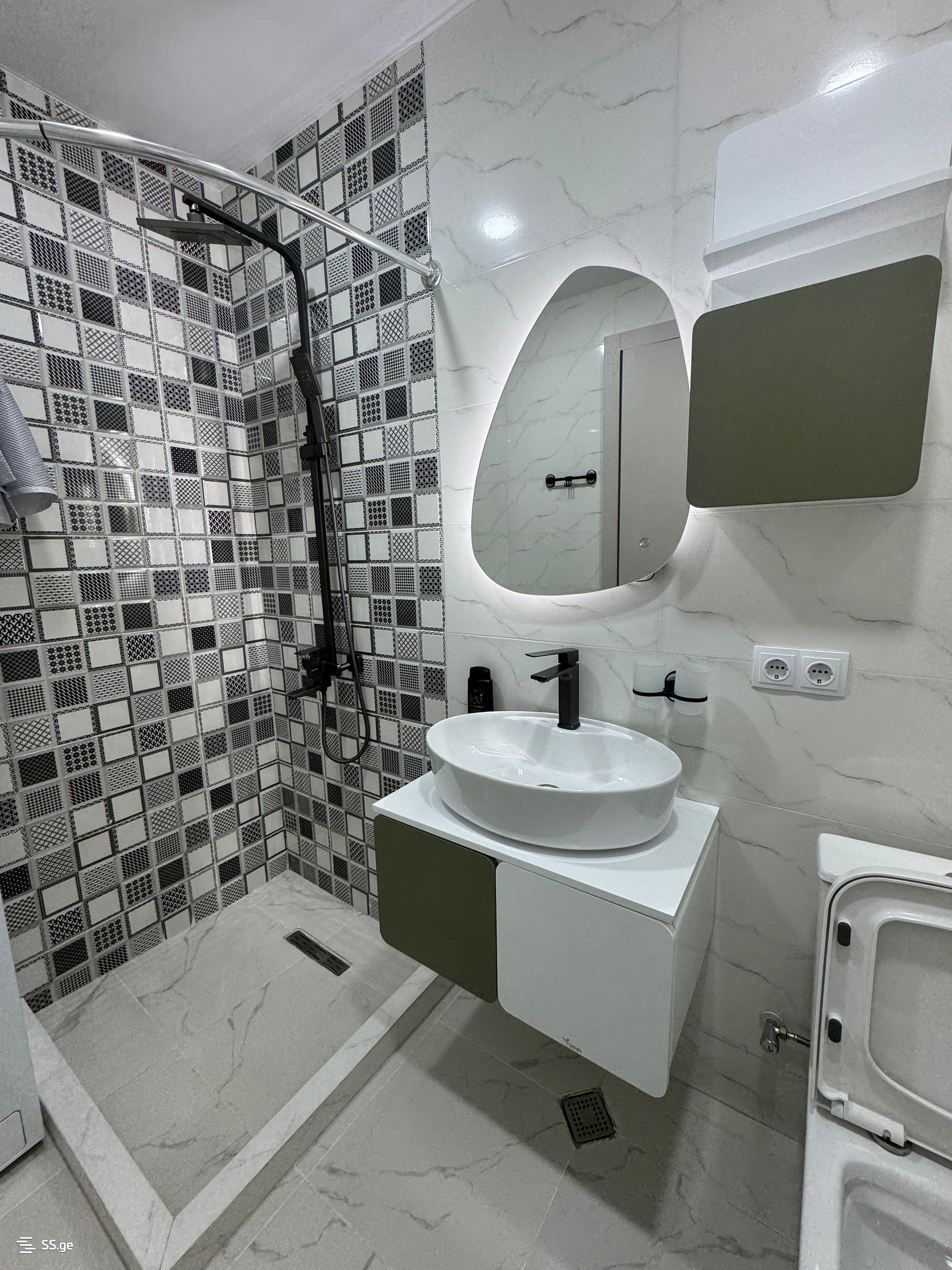 2 Room Flat Daily Rent. Rustavi view 9